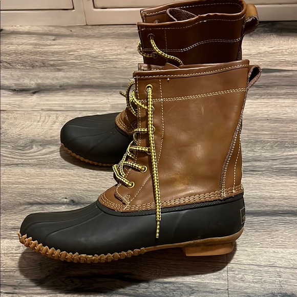 American Eagle Outfitters Shoes - American Eagle Brown Duck Boots- size 8